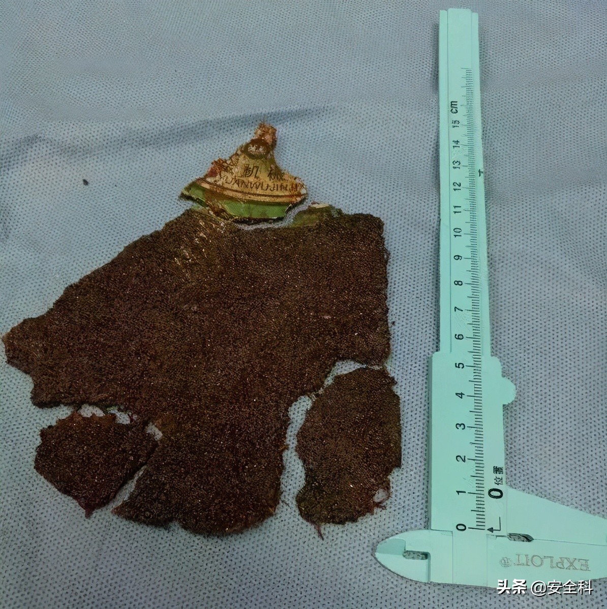 砂轮机未设置防护罩安全隐患描述,砂轮机防护罩安装标准