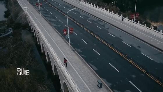 武汉解封10个瞬间让人泪目,武汉解封一个星期后的感人视频