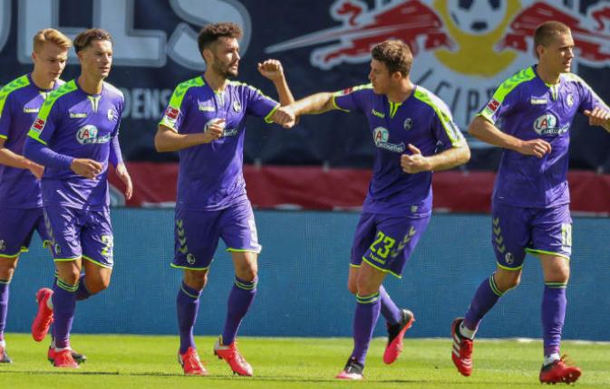 疯狂三场德甲补时都上演绝平,疯狂足球拜仁8-2