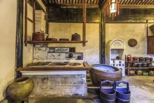 富看厨房穷看厅堂装修,穷看客厅富看厨房什么意思