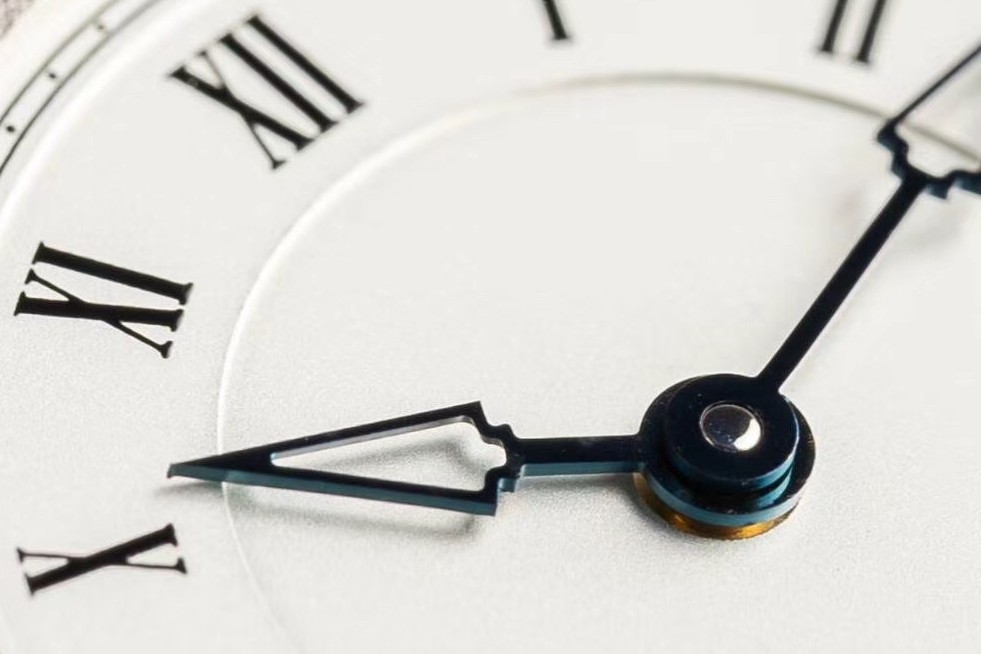 都二十一世纪了，你还在纵容佩戴精仿腕表的行为吗？