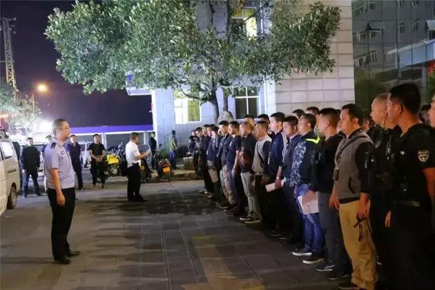 百万粉丝网红竟是黑老大,160万粉丝网红竟是黑老大