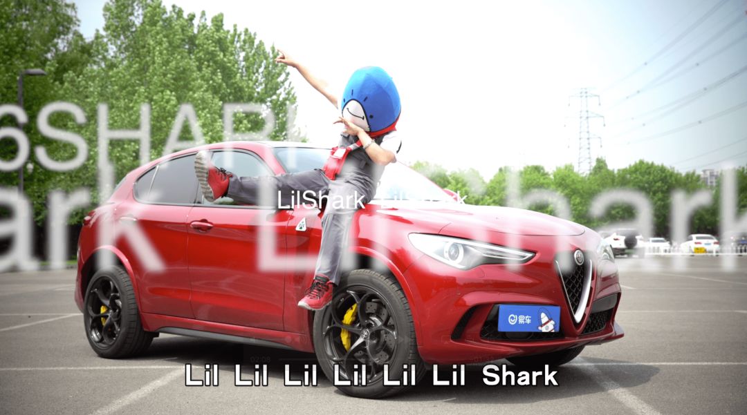 超跑满街都是，3.8秒破百的野兽级SUV你见过几辆？