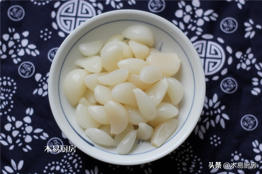 最简单腌咸蒜的做法,腌咸蒜的方法怎么做