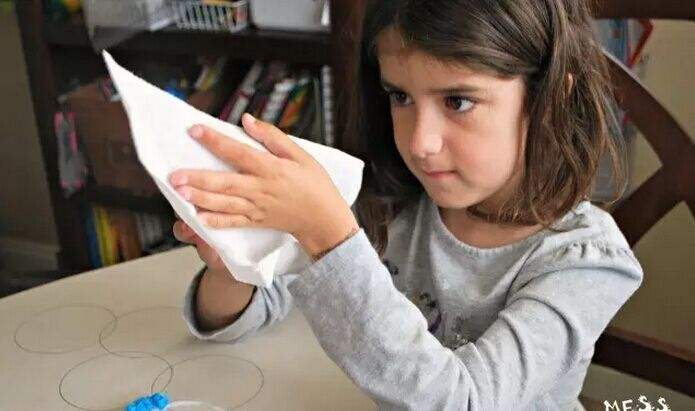 胶水进眼睛里面医生怎么处理,胶水误入眼睛怎么办