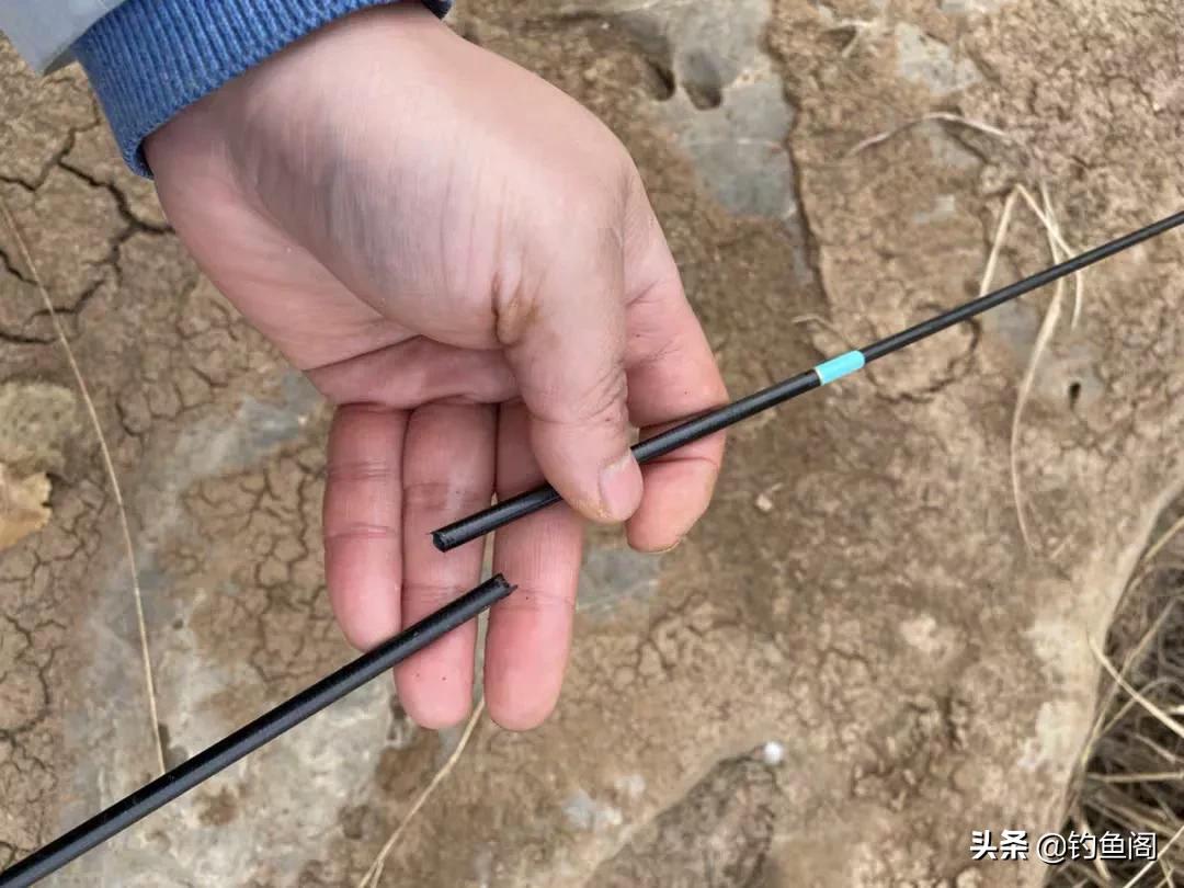 鱼竿卡节怎么办？先别拿火烤，2招就能解决问题