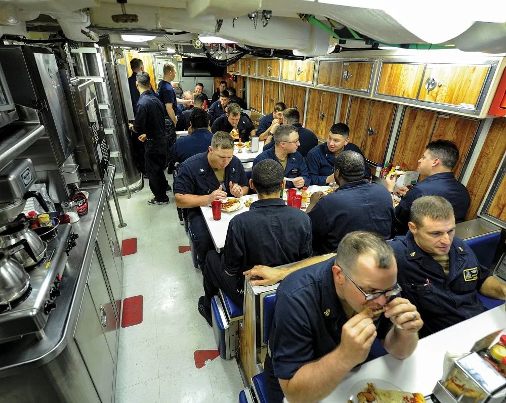 潜艇兵有多辛苦,潜艇兵的日子有多难过