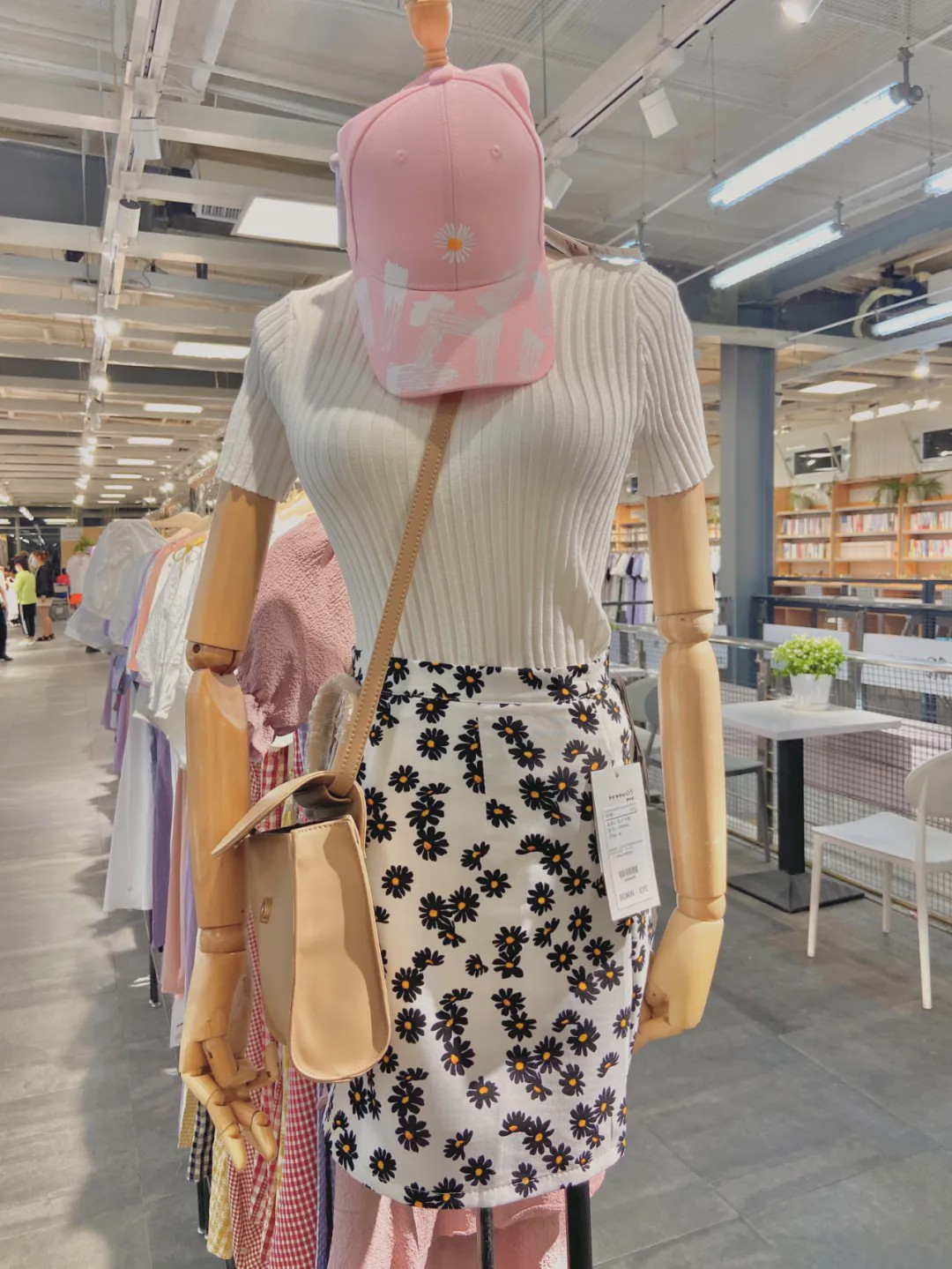 西安小众品牌服装店,西安时尚优雅女装街铺品牌