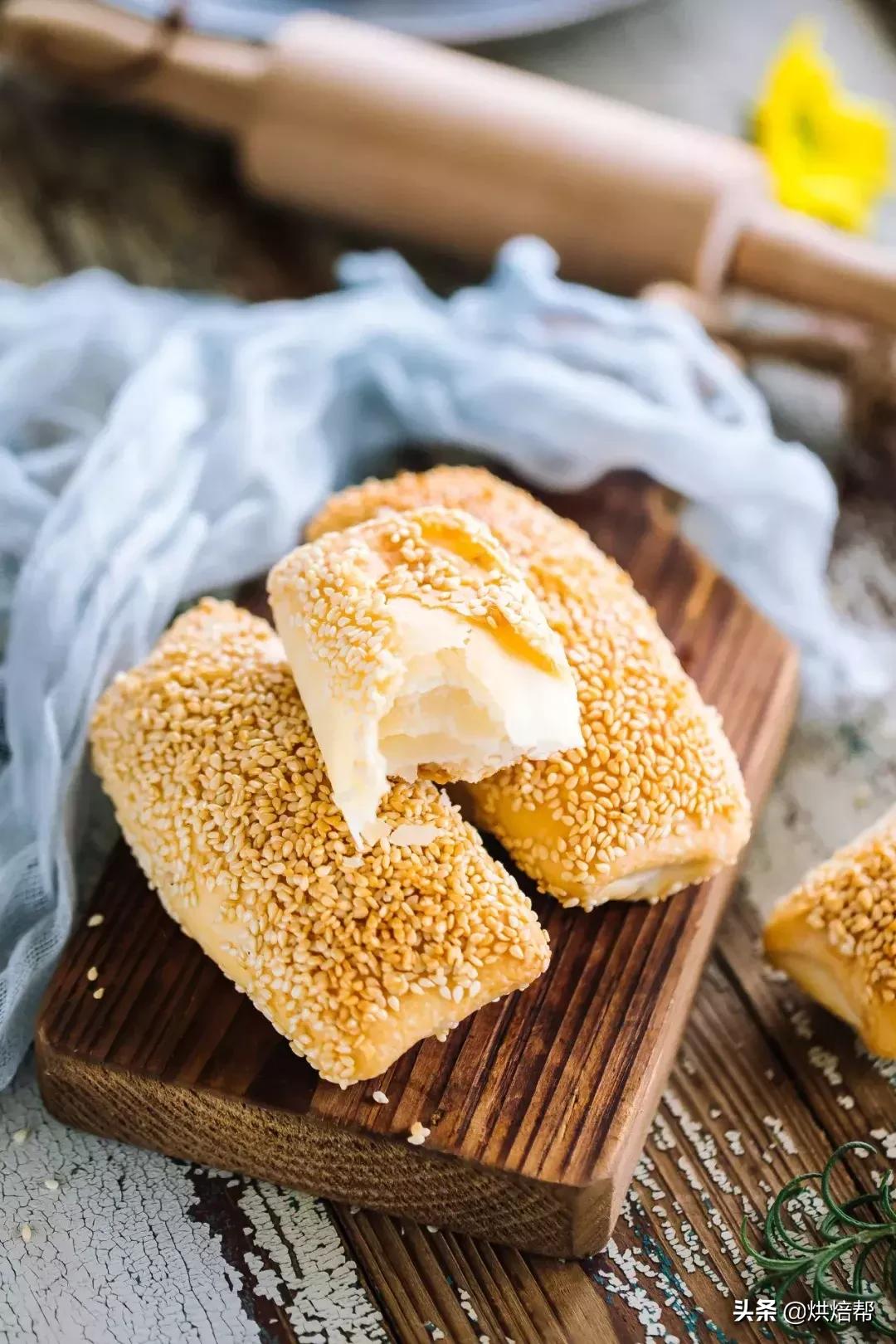 如何用烤箱烤芝麻烧饼,老北京麻酱芝麻烧饼的烤箱做法