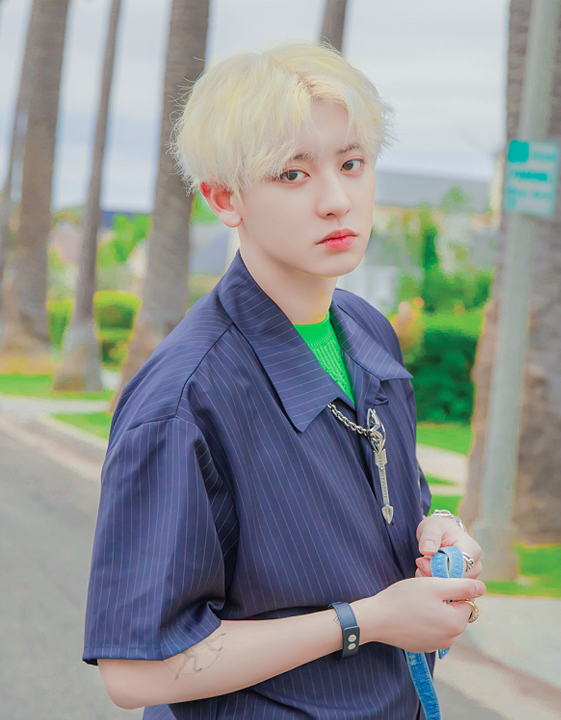 朴灿烈吴世勋黑白西装走路晚风 (吴世勋朴灿烈黑白西装mv)