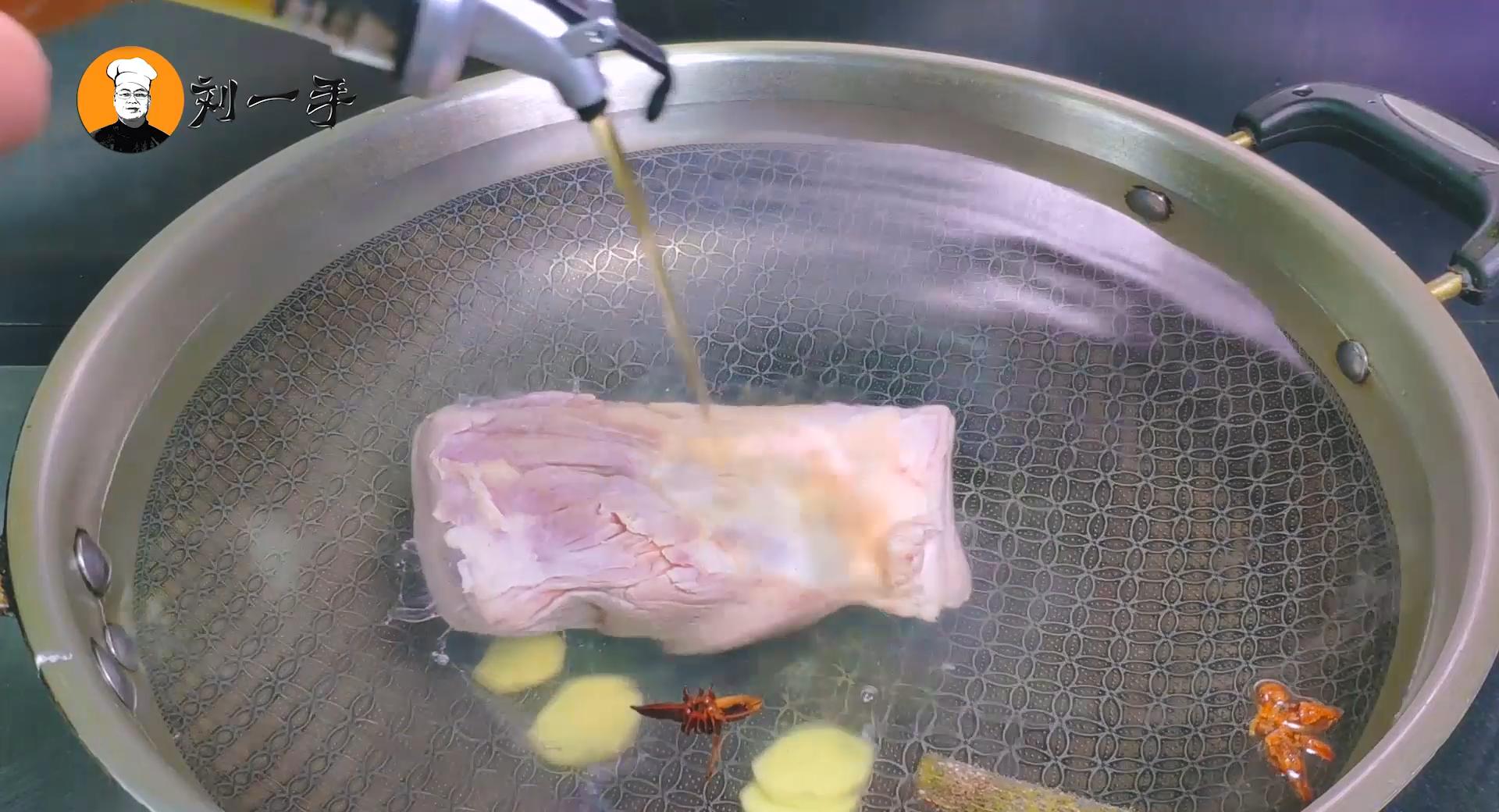 芋头扣肉入口即化,芋头扣肉家常做法不需要盐吗