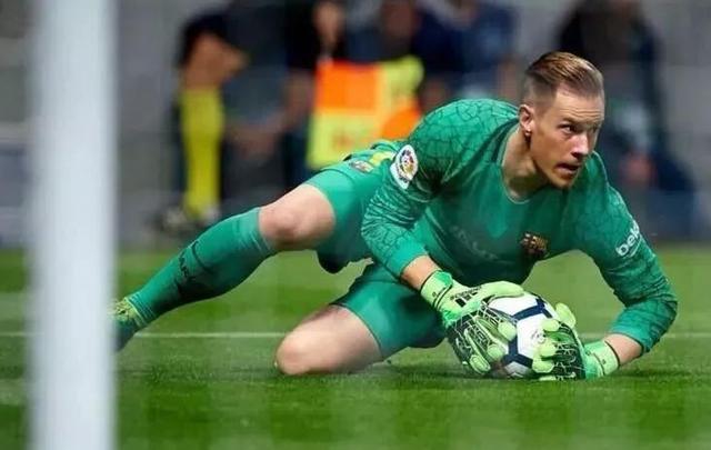 足坛十大经典守门员,足坛现役门将谁的进球最多