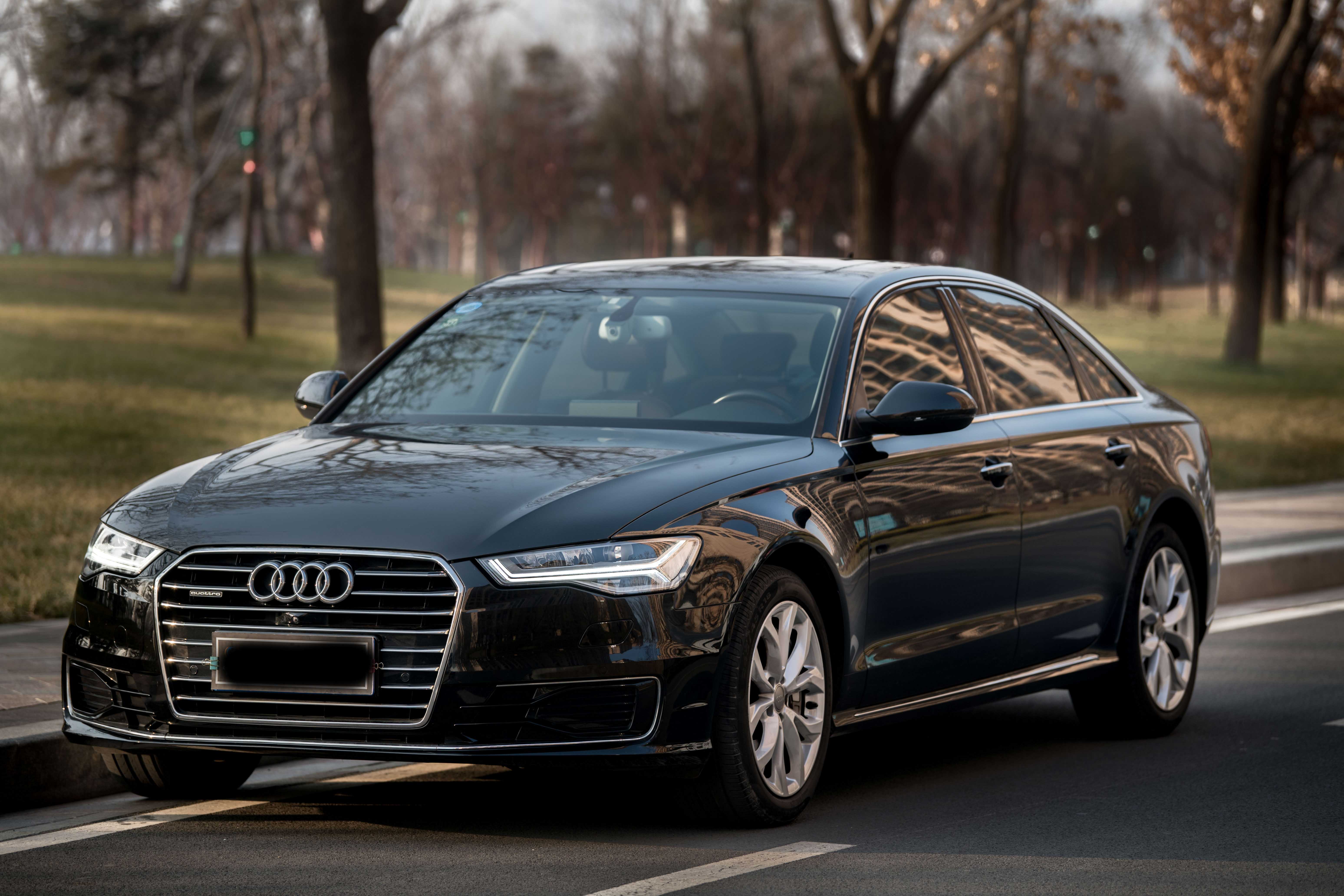 18款奥迪a6l3.0t四驱发动机,能文能武的帅哥