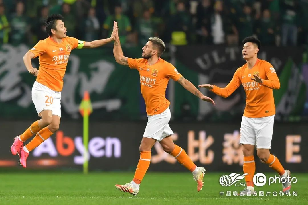 前线丨武汉卓尔总比分3:2战胜浙江能源绿城，成功留在中超