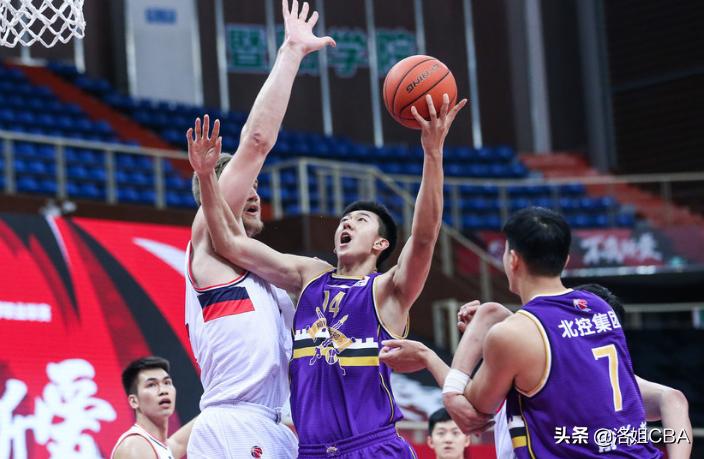 cba热身赛上海对深圳丁彦雨航,cba三队正式报价周琦