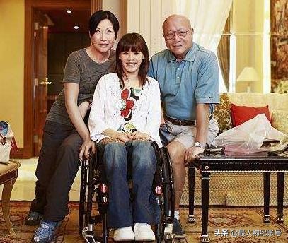 体操桑兰受伤赔偿多少,体操冠军桑兰比赛中摔成瘫痪