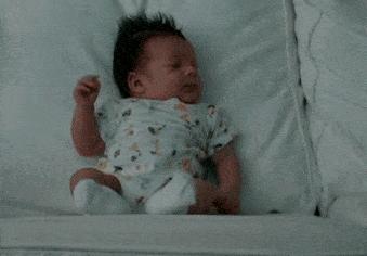 新生儿打嗝拍不掉,新生儿打嗝怎么办快速止嗝