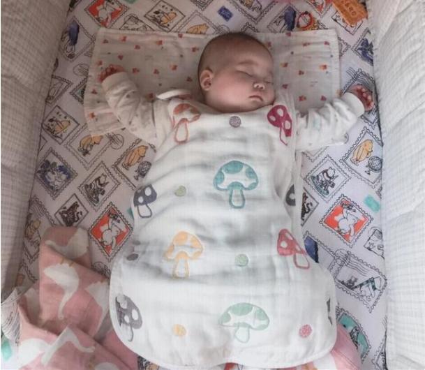 宝宝睡觉爱踢被是怎么回事,宝宝睡觉爱踢被的原因有哪些