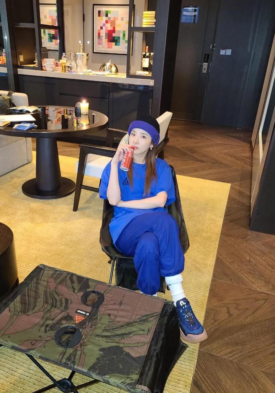 求jennie同款衣服,jennie无帽卫衣