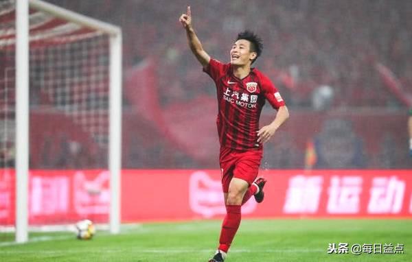 每日益点｜一战封王！背后辛酸有谁知道？夺冠夜挥泪球场