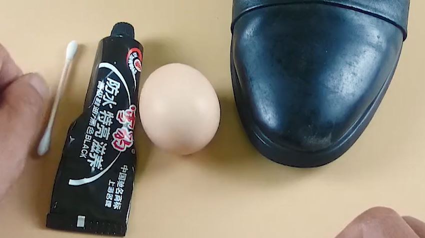 皮鞋破皮修复的最有效方法,皮鞋蹭掉一丁点怎么办