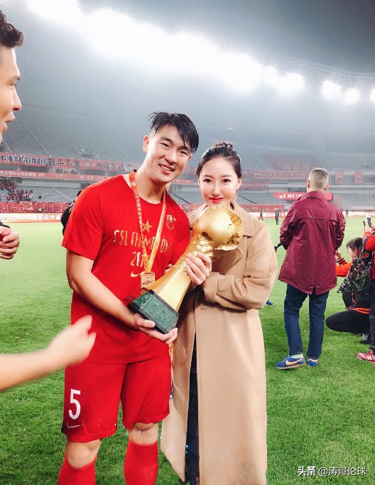 国足太太团现状,国足太太团急不可耐