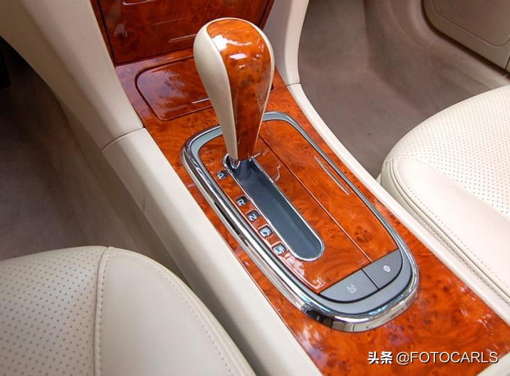 别克老款君越全新车,别克君越老款现在还值得入手么