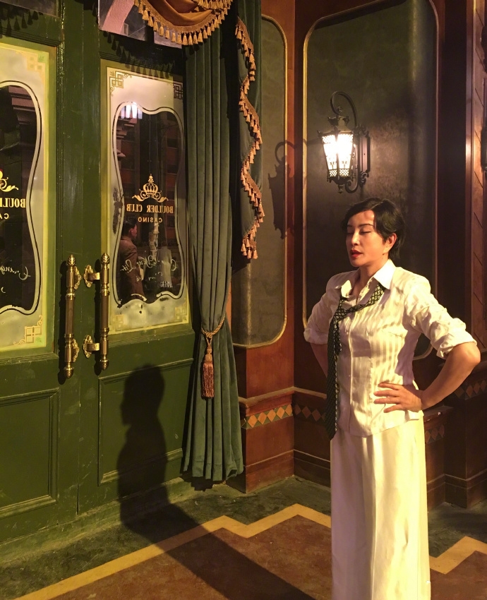 刘晓庆在八佰里的表现,刘晓庆摔倒完整视频