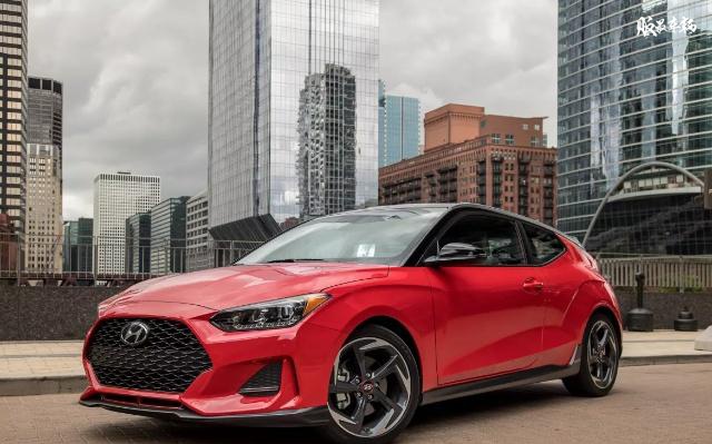 2013现代飞思二门跑车,大众小跑车与现代飞思