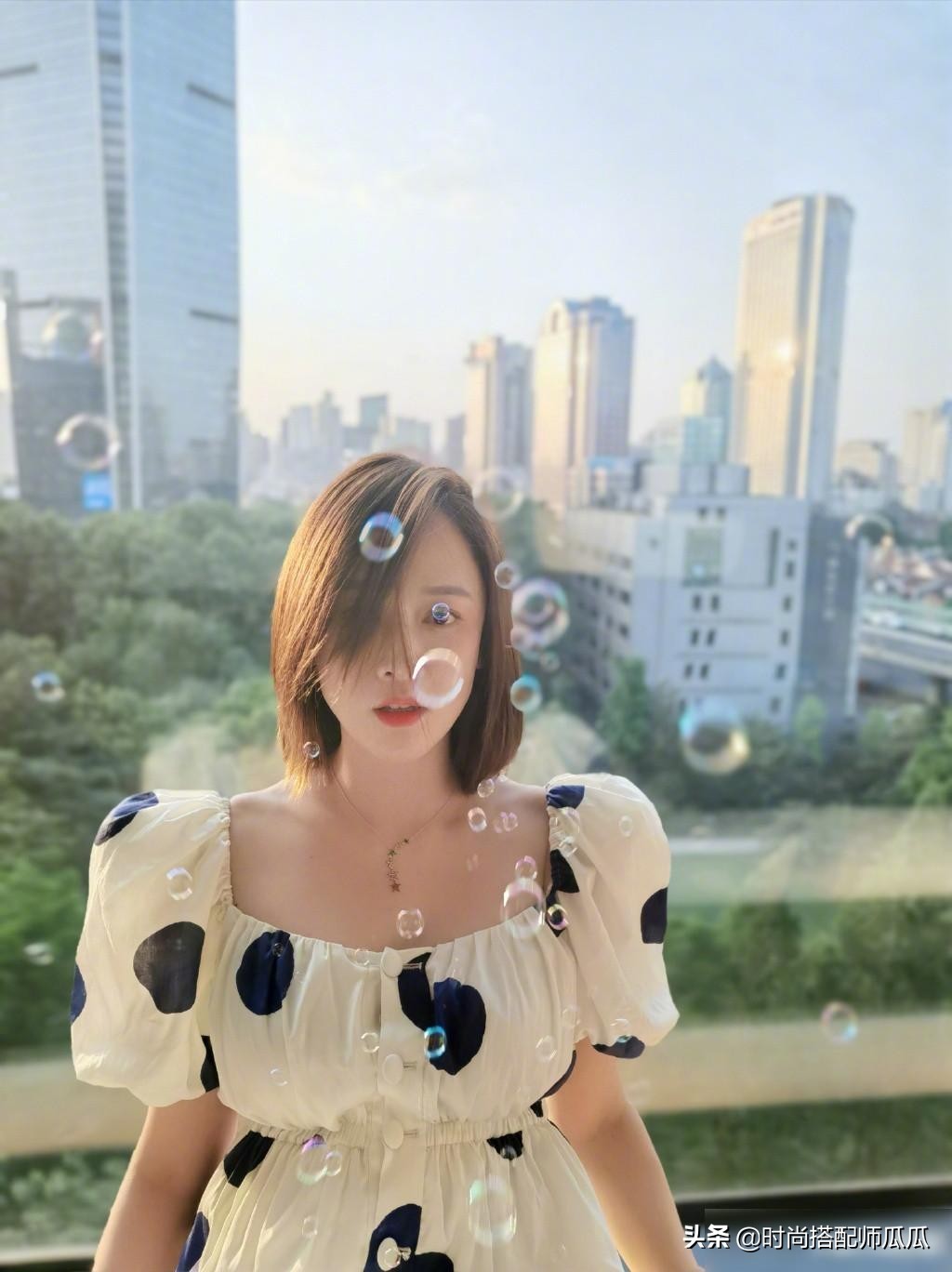 女人过了30别穿那么老气,女人过了50岁别穿几种裤子