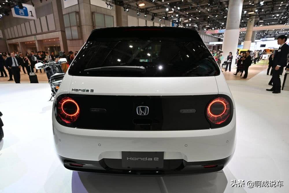 本田抢了铃木“电动奥拓”，与保时捷相同的四轮独悬，竟用单踏板