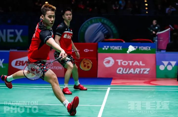 运动员脚背酸痛是怎么回事,国羽队医足底筋膜炎