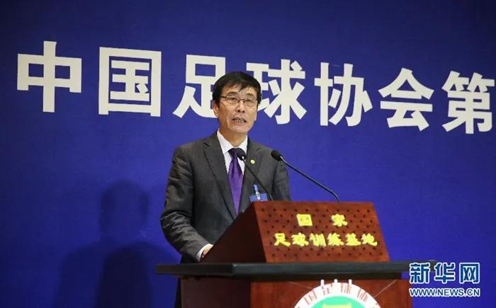 面对中国职业足球降薪一事，各方是谨慎过头，还是推诿扯皮？