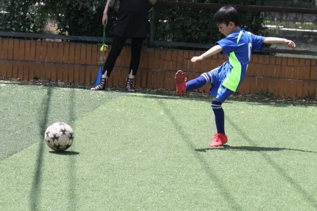 昆明足球训练,昆明足球训练营小孩