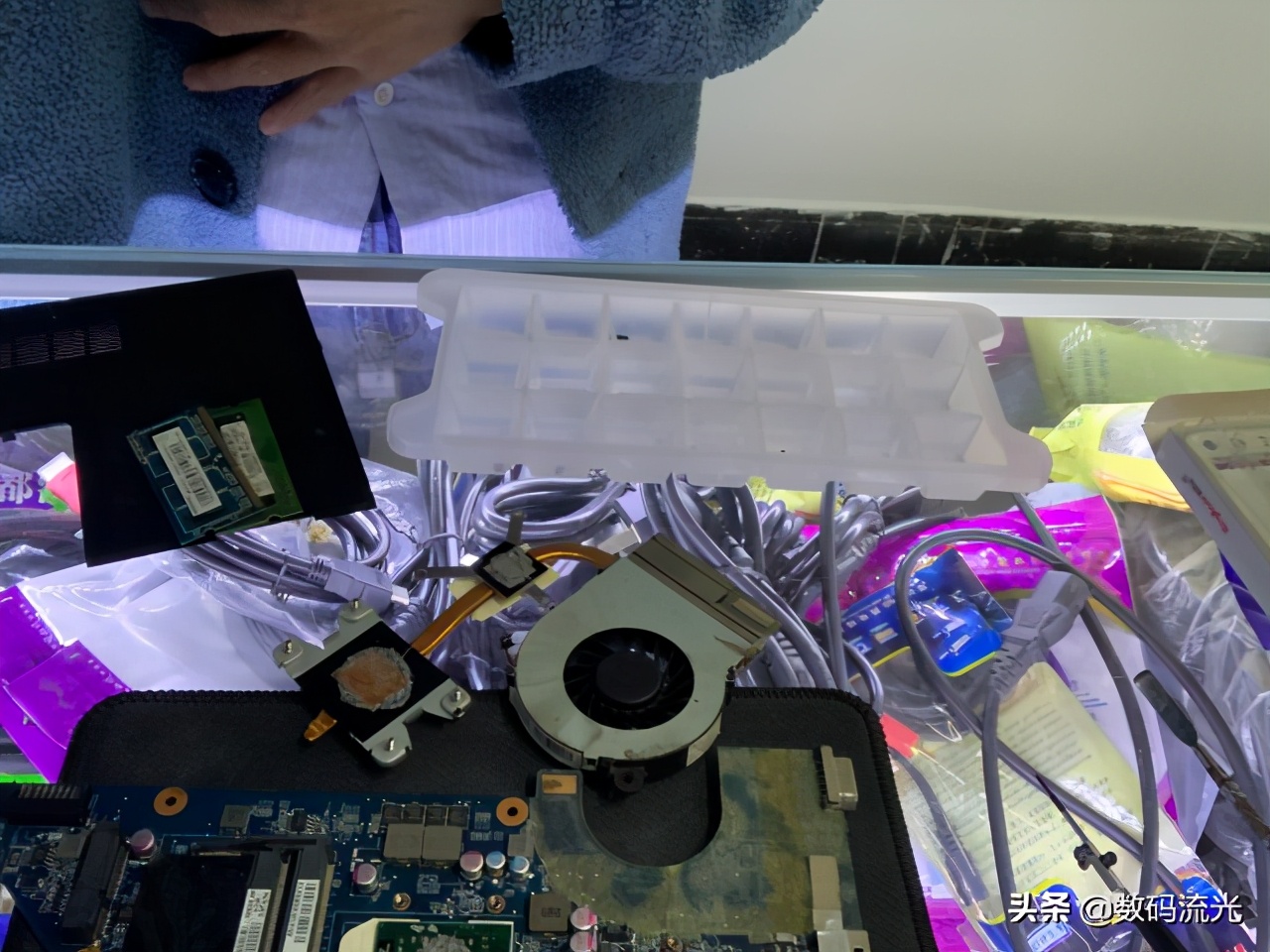 电脑卡顿重装显卡程序,电脑卡顿cpu高达100怎么办