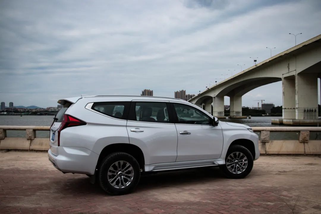 试驾三菱帕杰罗劲畅3.0,三菱帕杰罗劲畅3.0l测评