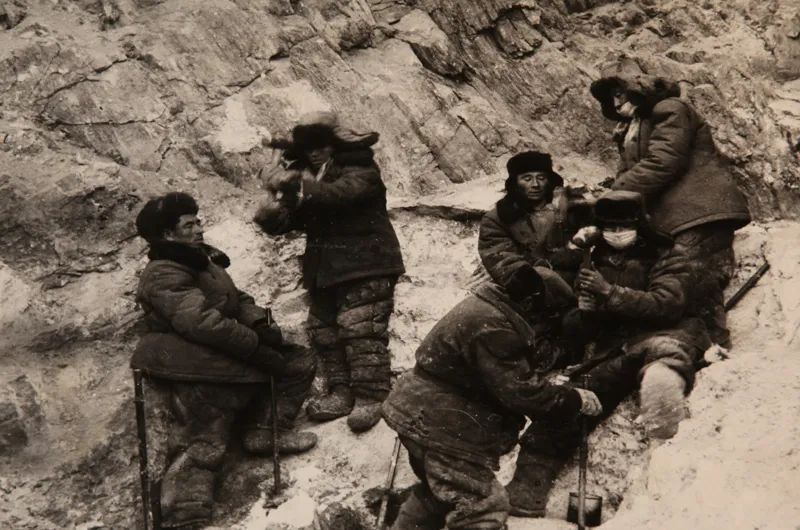 曾是为国还债的“功勋矿区”,因资源枯竭失落数十年……唱遍全网的可可托海,究竟有哪些传奇故事?