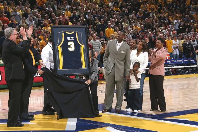 韦德没有半月板为什么这么厉害,韦德半月板摘除怎么还能打球