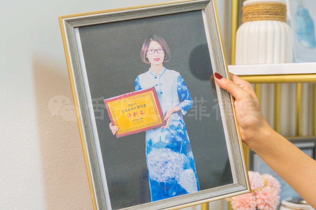 90后美女开了一家美容院,90后美女开直营店