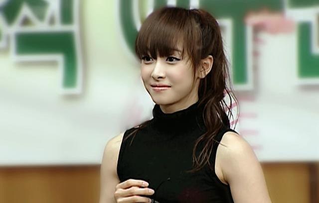 宋茜你看不到的十件小事,宋茜在台上走下去的样子