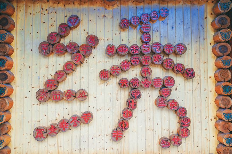 贵州除了千户苗寨还有其他玩的吗,贵州千户苗寨外的古镇