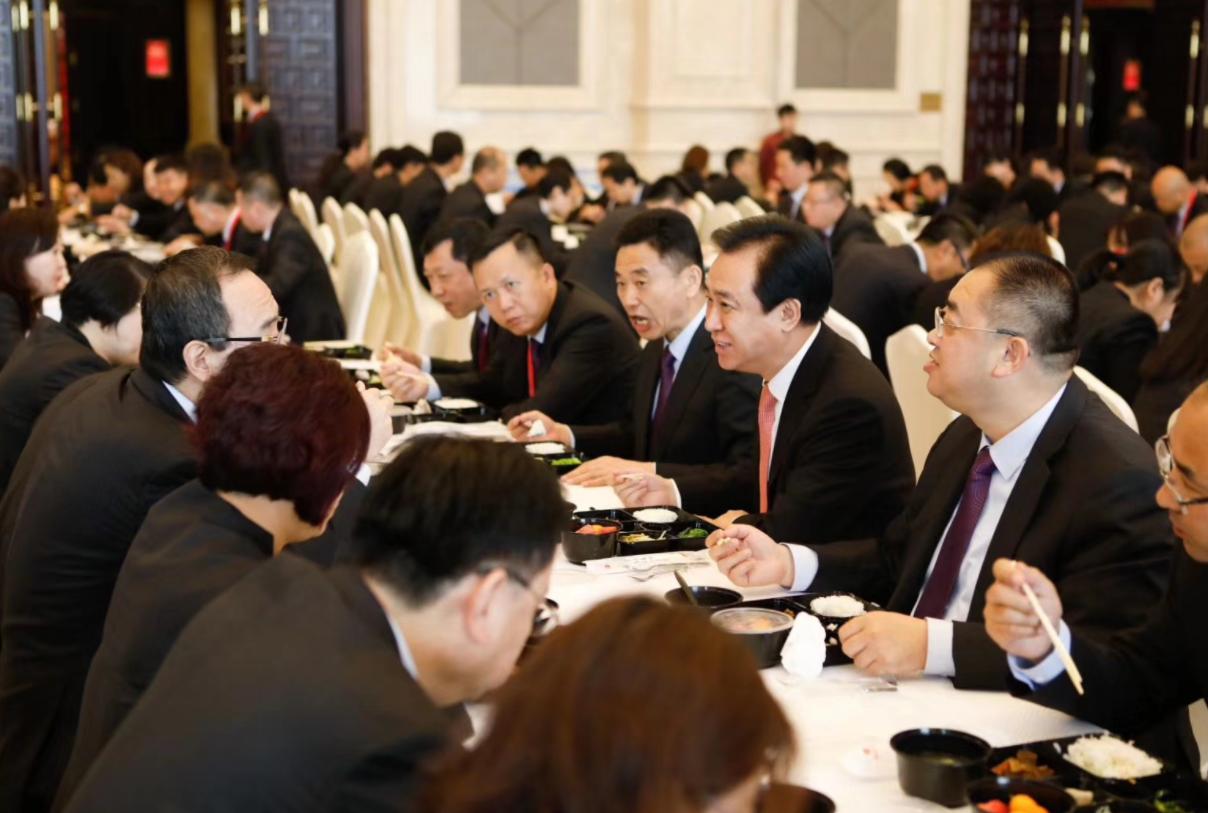 商业奇才许家印,富豪许家印的经历