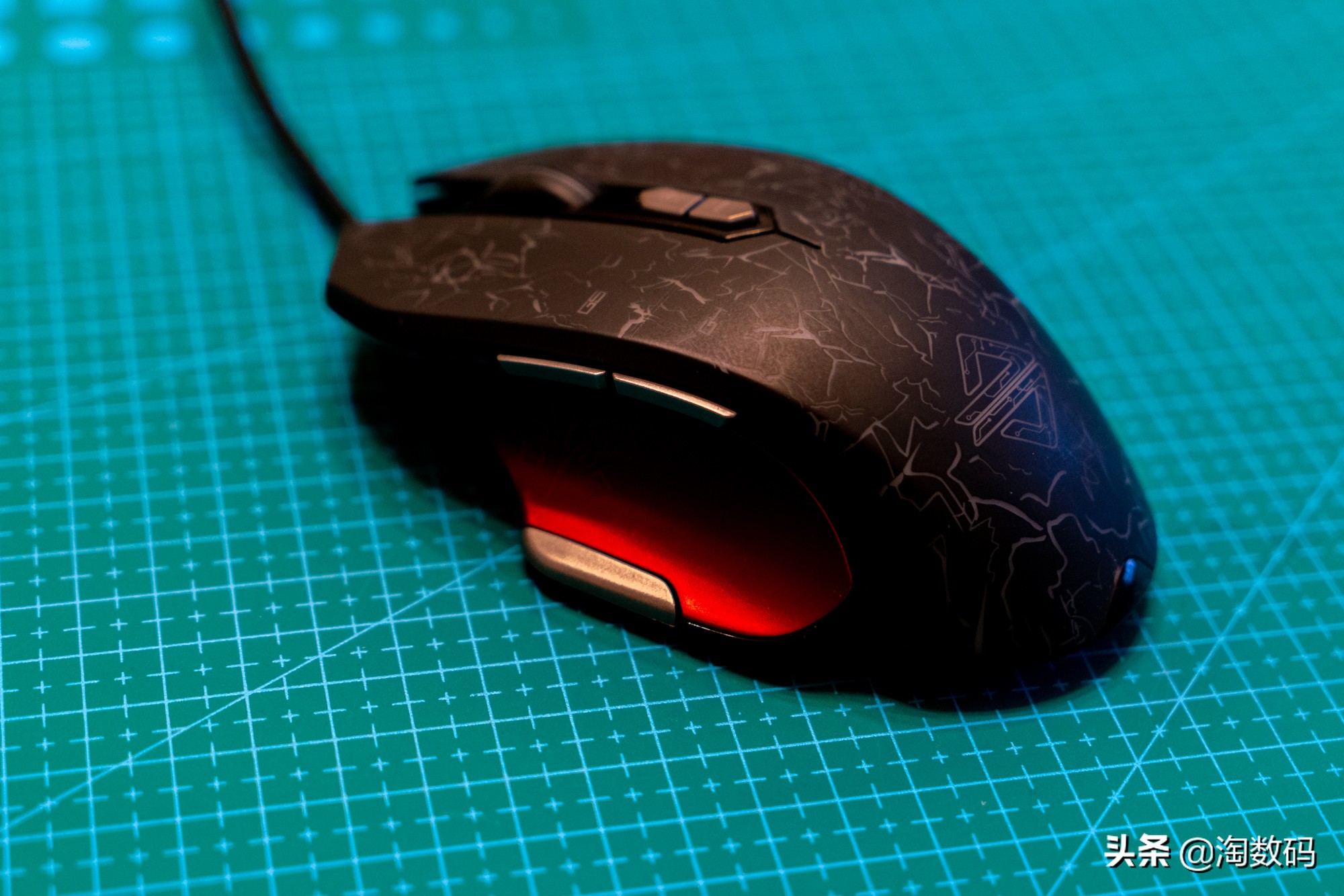 仅¥69元:PUBG固件级优化+1680万色RGB灯效+9键多模+赛车设计感