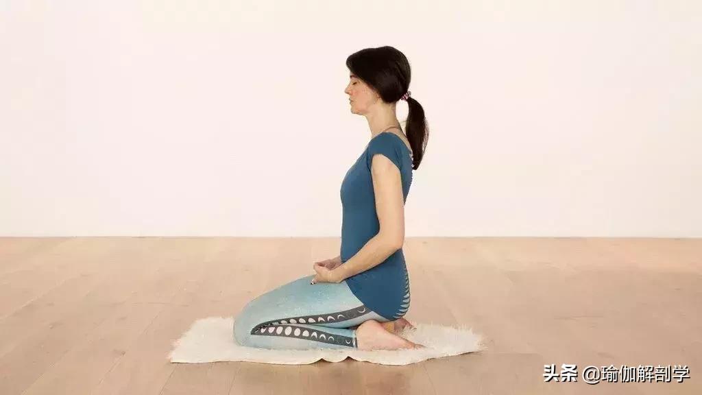 清凉的瑜伽方法,夏天瑜伽哪个呼吸法可以降温