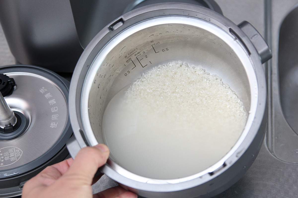 九阳电高压锅焖米饭教程,最新款九阳压力煲怎么蒸米饭