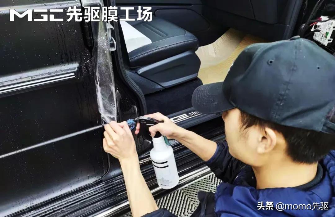 三十年不变经典传承硬汉的态度奔驰大G​装贴哑光系列车衣