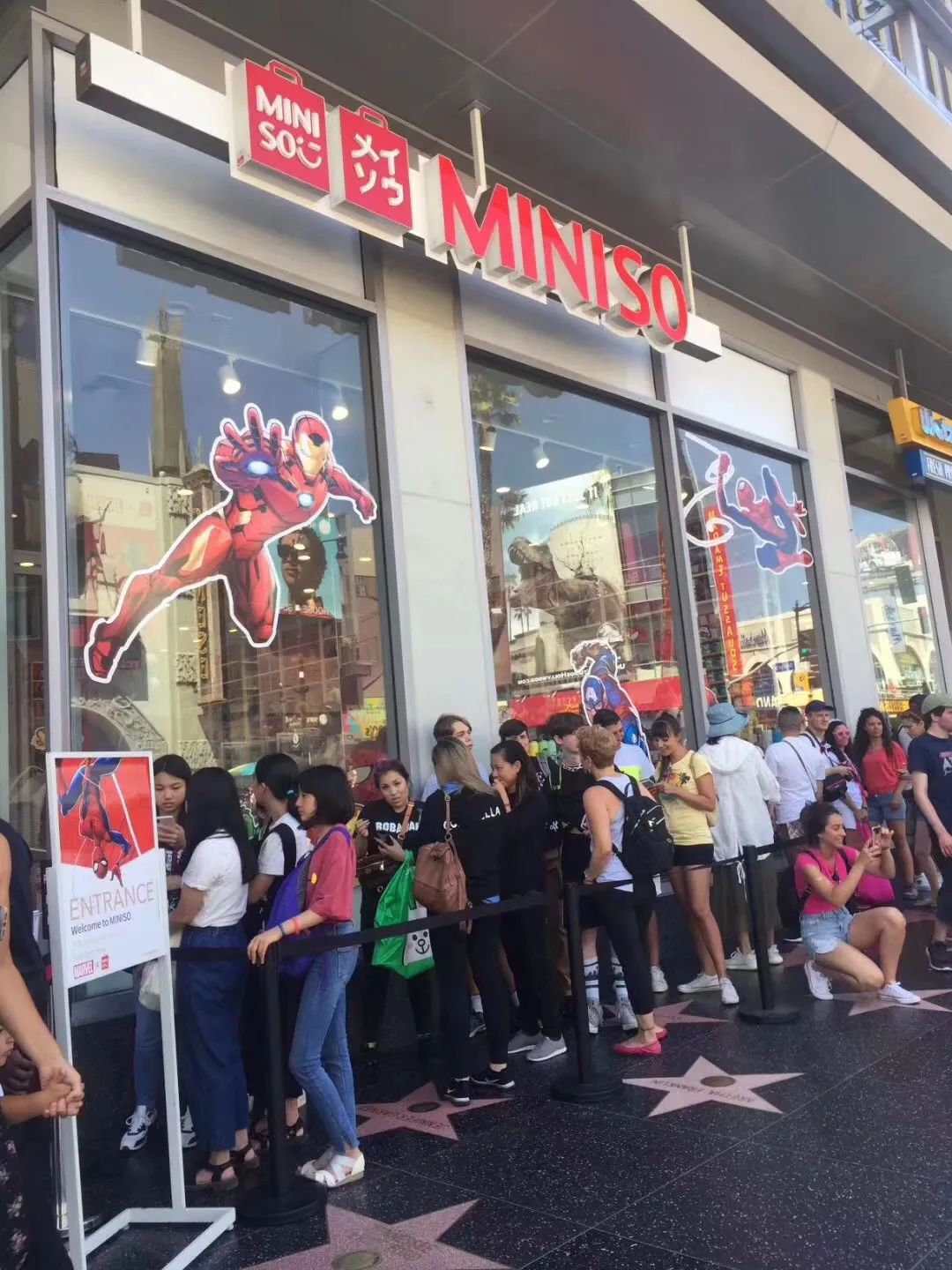 这家中国“杂货店”,凭什么在海外80国开1700家门店?