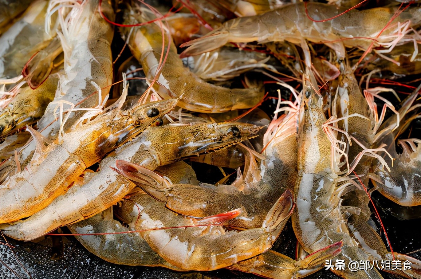 买大虾怎么挑选小技巧图片,大虾怎么挑选挑大的还是小的