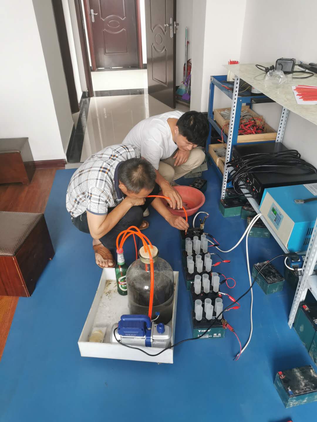 电动车电瓶饿死加修复液管用吗,伍哥修车电动车电池饿死修复视频