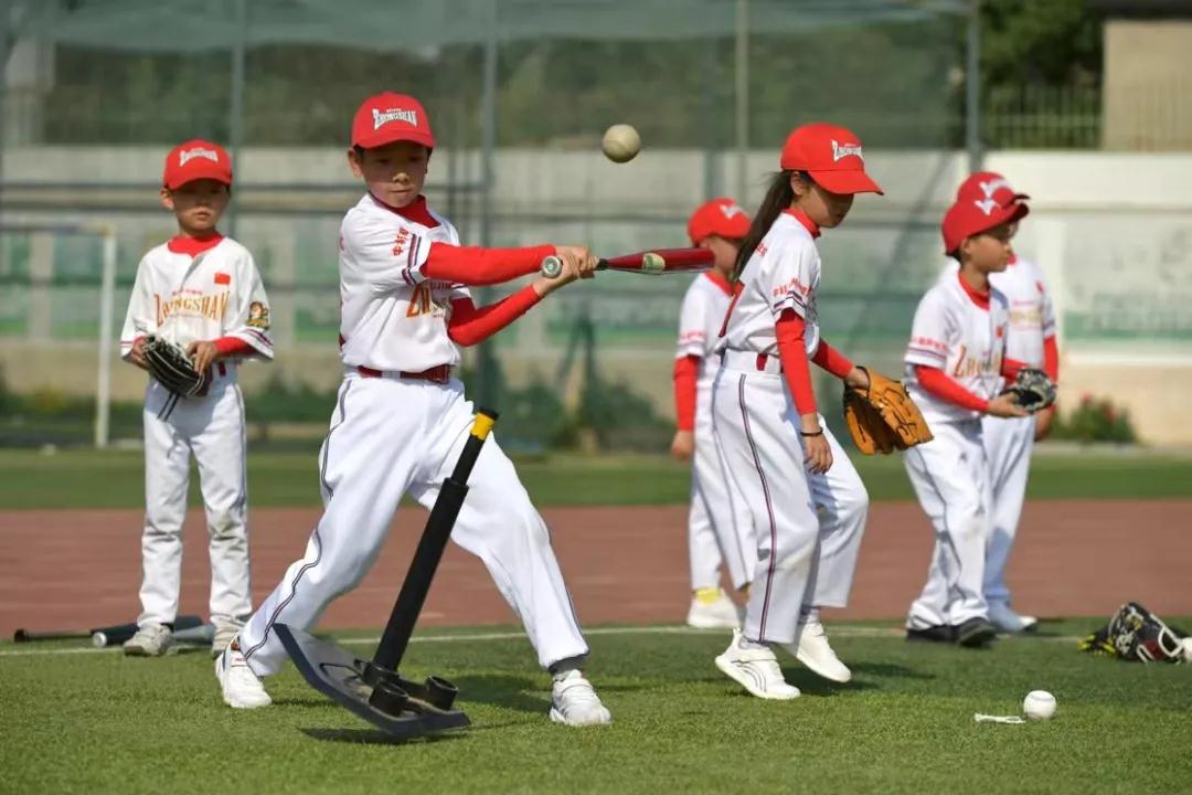 一百多人体育节开场,体育1000人活动